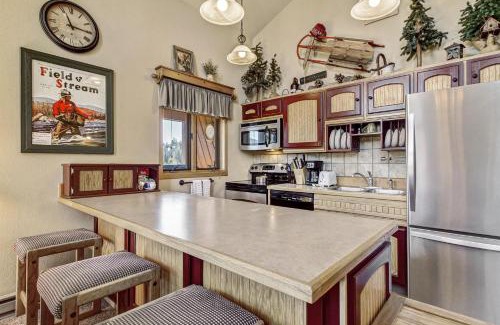 Four O'Clock House | Snowflake Overlook