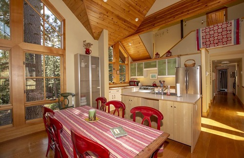 Twin Peaks House | Snowglobe by Hauserman Rentals