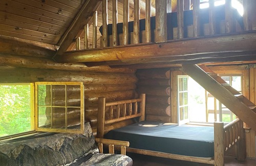 Isabella House | Snowshoe Cabin - Spacious Rustic Retreat w/Loft