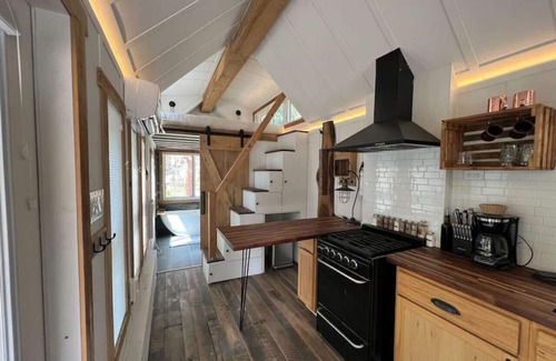 Drake House | Snowshoe Hare Tiny Home at The Woolly Bugger Inn