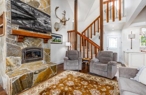 Alyeska Apartment | Snowy Court
