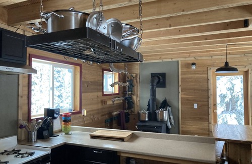 Thompson-Nicola Regional District Cabin | Snowy Mountain Lodge