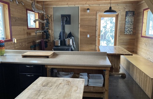 Thompson-Nicola Regional District Cabin | Snowy Mountain Lodge