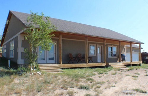 Centennial House | SnowyHideout - Mountain view, Sauna