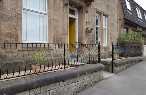 Helensburgh Apartment | Snug - Fountain Bank Apartment