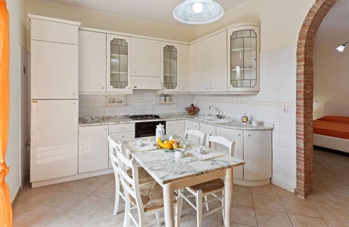 Nizza di Sicilia House | Snug Holiday Home in Niza di Sicilia with Balcony