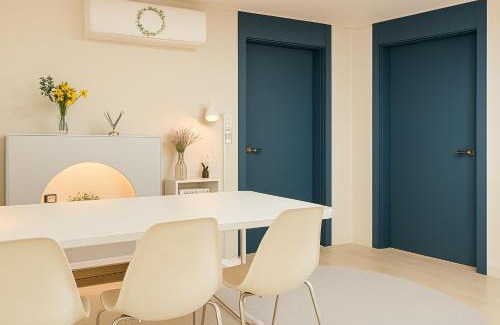 Yangcheon Apartment | SNUG STAY #Hongik University Station 20 minutes #Gangnam Station 30 minutes #Incheon Airport 1 hour