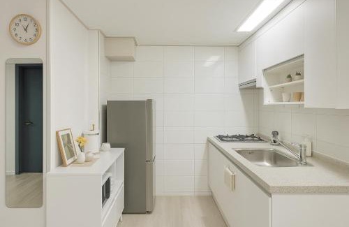Yangcheon Apartment | SNUG STAY #Hongik University Station 20 minutes #Gangnam Station 30 minutes #Incheon Airport 1 hour