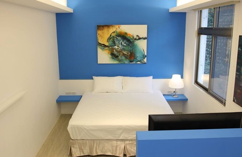Sanyi House | So Art Guesthouse & Hostel