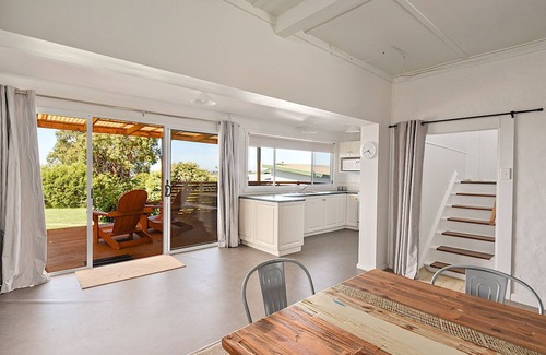 Greens Beach House | So close to the beach