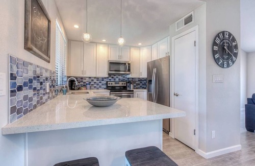 Eagle Hills House | So Private! Home with FREE heated pool! by SPJ Hosting