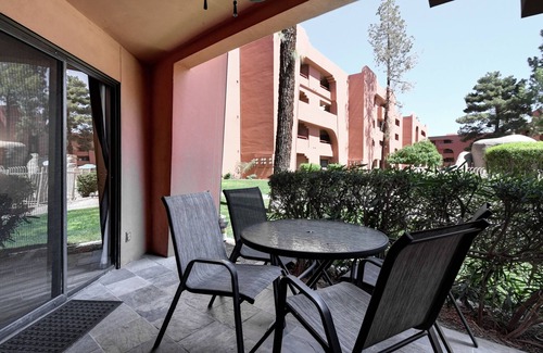 Paradise Valley Village House | So SnAZzy Ground Floor King