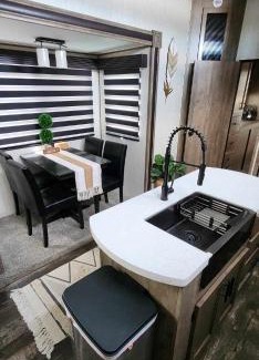 Truckland House | So "Time to Wander" Pet friendly and free early check-in!
