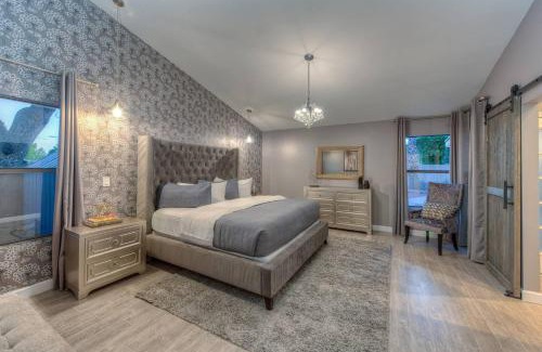 Eagle Hills House | Soak In Private Heated Pool In Stylish Open Plan H