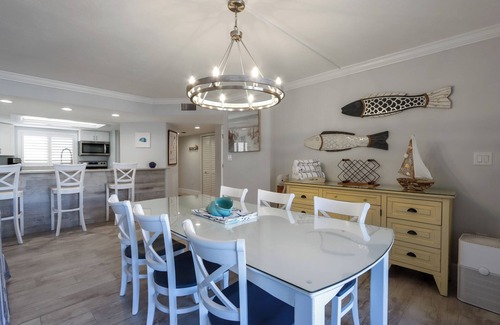 Beachview Country Club Estates Condo | Soak in stunning Gulf views from Sundial N301, a stylishly updated third-floor condo on Sanibel