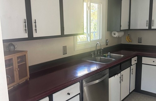 Saratoga House | Soak & Stay: Cozy Retreat with Fun Extras Near Hot Springs