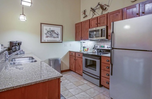 Snowshoe Condo | Soaring Eagle #110: 2 Bedrooms, 2 Full Baths: Slope Side