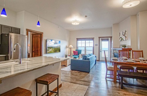 Snowshoe Condo | Soaring Eagle #403: 2 Bedrooms, 2 Full Baths