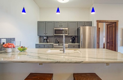 Snowshoe Condo | Soaring Eagle #403: 2 Bedrooms, 2 Full Baths