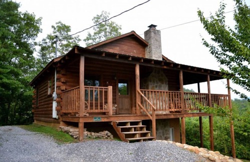 Townsend Cabin | “Soaring Eagle” Log Cabin * Awesome View