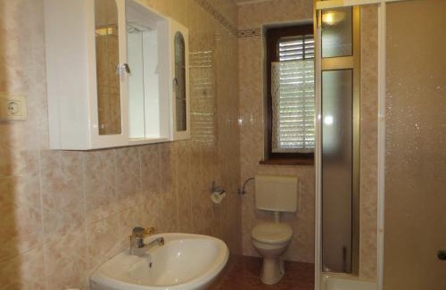 Ajdovscina Apartment | Sobe Orešje