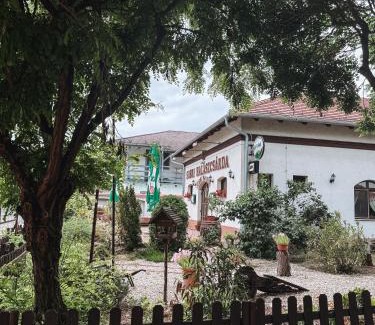 Baja House | Sobri Halászcsárda és Panzió