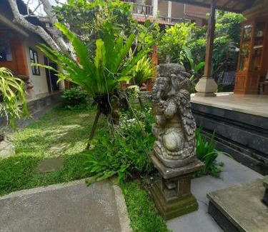 Pengosekan House | Soca Garden Guest house