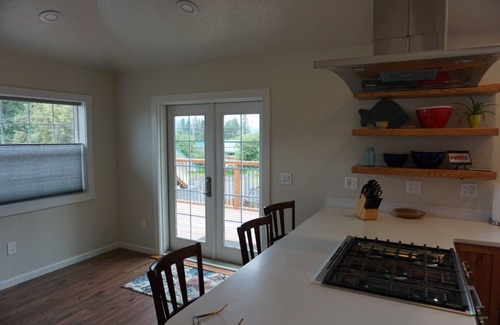 Seward House | Sockeye house 420 3rd ave Large house located in downtown Accommodates up to 12