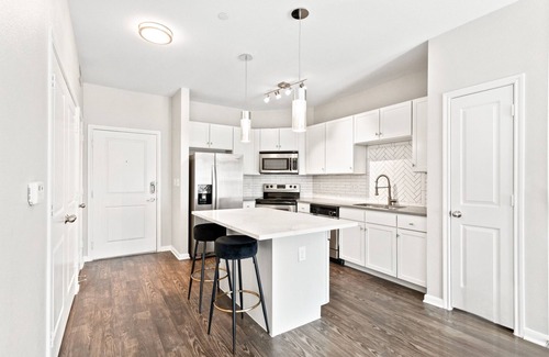 Dawson Apartment | SoCo 1BR Getaway | EV Charging, Pool & Wi-Fi