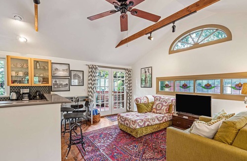 Travis Heights Apartment | SoCo District, Pool | Garden Cottage, Park Lane