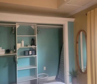 Edgewood Apartment | SODO Stay - Downtown Orlando with Waterfall & Pool