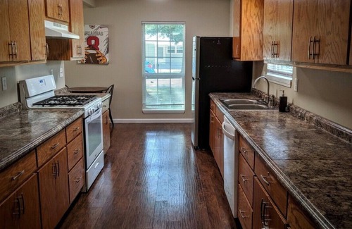 Fayetteville House | SOFAY HOME UofA - Razorback Greenway - Dickson St