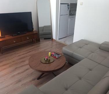 Sutomore Apartment | Sofi