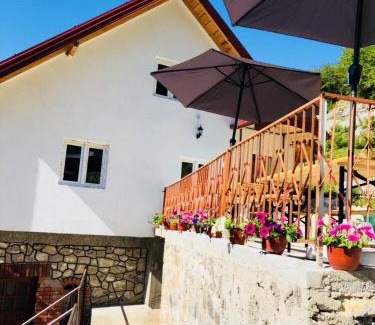 Vusanje House | Sofia Guest House