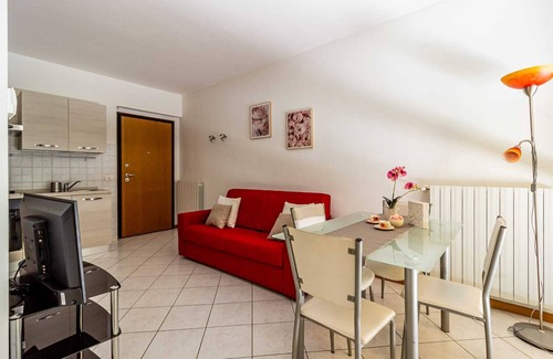 Como Apartment | Sofia House Garden and Private Garage