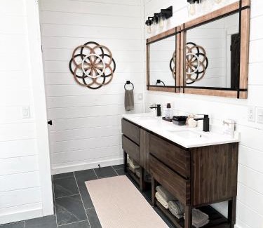 Broken Bow House | Soho Haven Cabin is Luxurious!