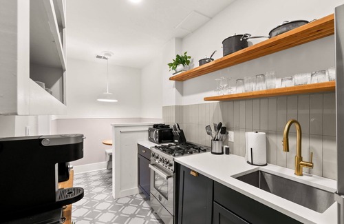 SoHo Apartment | Soho Siesta Stunning Soho Apt w Private Balcony