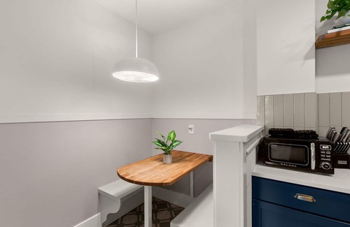 SoHo Apartment | Soho Siesta Stunning Soho Apt w Private Balcony