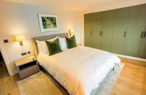 Ramsgate Apartment | SoHot Stays The Royal Suite Harbour Views Sleeps 4
