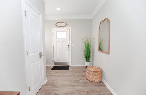 East Ocean View House | Sojourn Palm Tree Family Oasis 4 BR