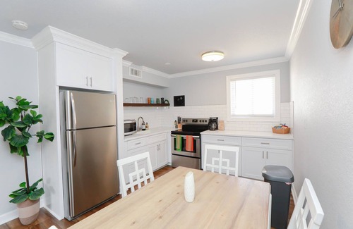 Willoughby Spit Apartment | Sojourn Shell Suite 2 BR 2 BA at Beach Cottages