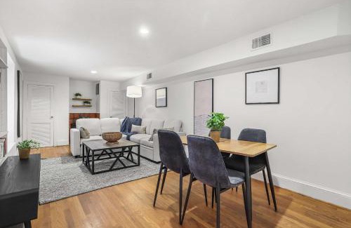 Dupont Circle Apartment | Sojourn Top-tier Walk Score by Chic Local Eateries