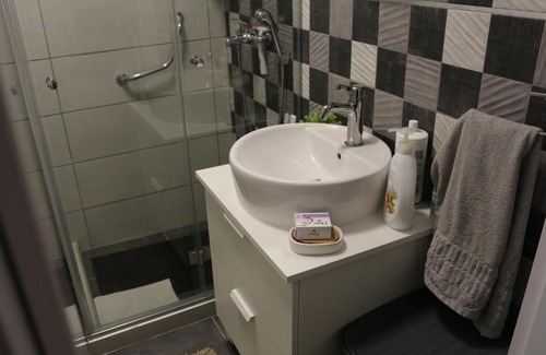 Sremski Karlovci Apartment | Sokak 8