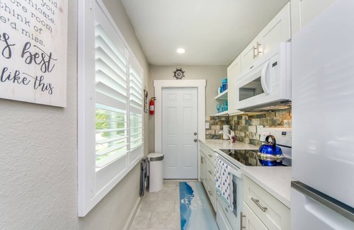 Independence Square Cottage | Sol & Luna Cottages, bright, modern & beautiful