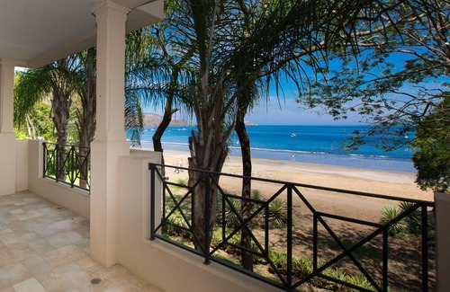 Playa Hermosa Condo | Sol y Mar-Beachfront and Beautiful - 3 bedroom/3 bathroom