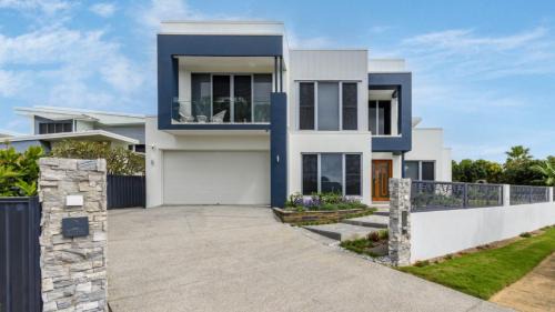 Banksia Beach House | Solander Sanctuary By The Water