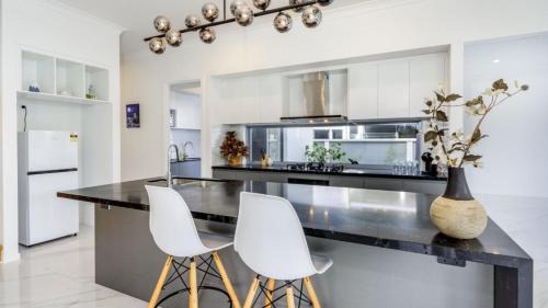 Banksia Beach House | Solander Sanctuary By The Water