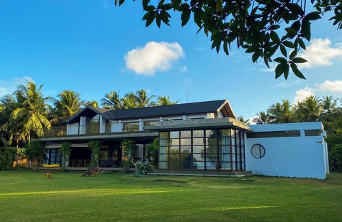 Ekala Villa | Solar Crab