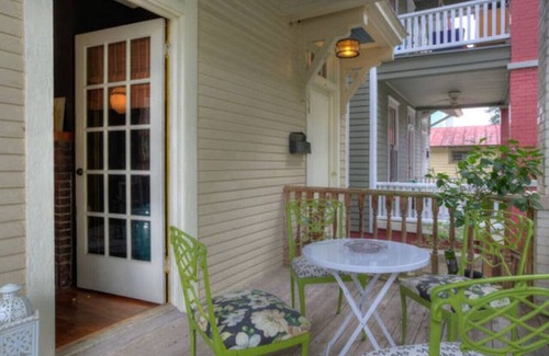 Thomas Square Condo | Solar Powered Suite In Starland