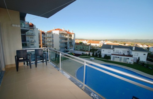 Sao Martinho do Porto Apartment | Solar - Sea view apartment in São Martinho do Porto with pool - sleeps 8 people
